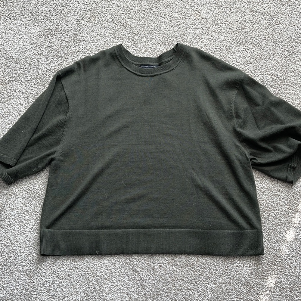 Banana Republic- sweater tee- size L